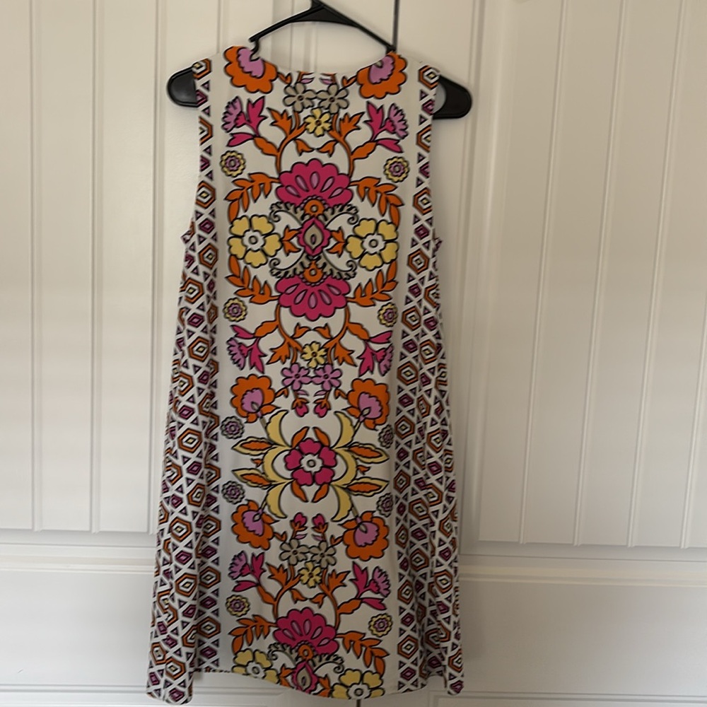 Jude Connally Sleeveless Floral Dress - Picture 2 of 7